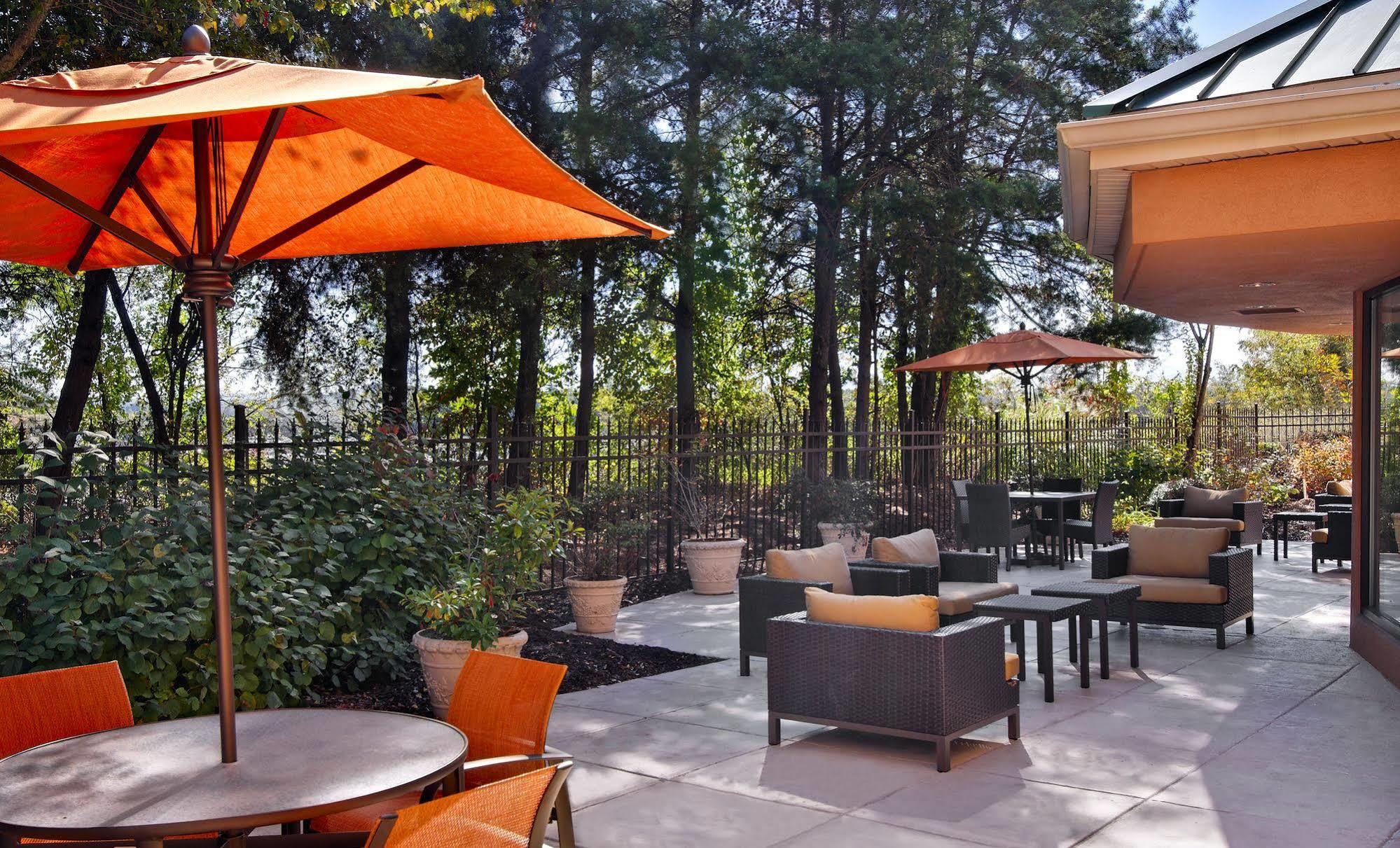 Courtyard Asheville Zewnętrze zdjęcie